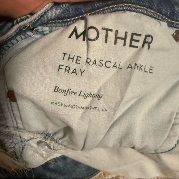 Mother Denim The Rascal Ankle Fray Bonfire Lighning Light Wash Jeans- Size 27 - Picture 10 of 10